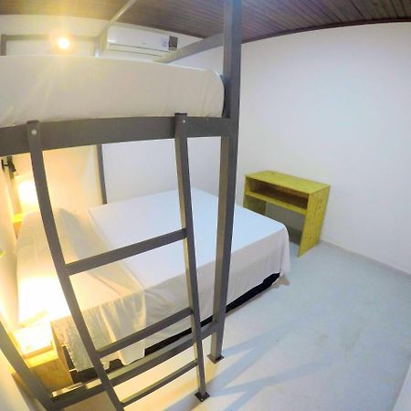Hostel Da Milla Presidente Figueiredo Esterno foto