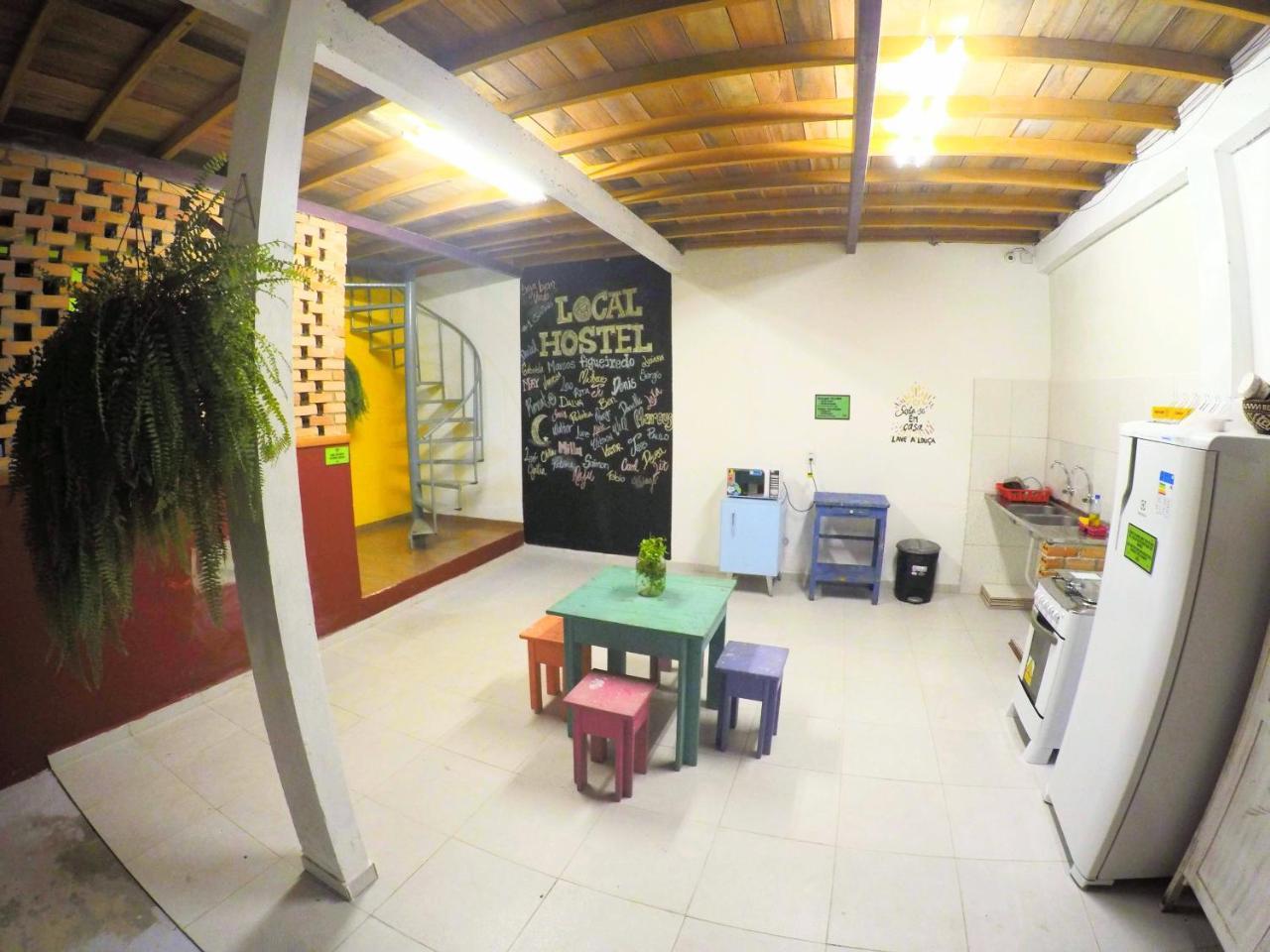 Hostel Da Milla Presidente Figueiredo Esterno foto