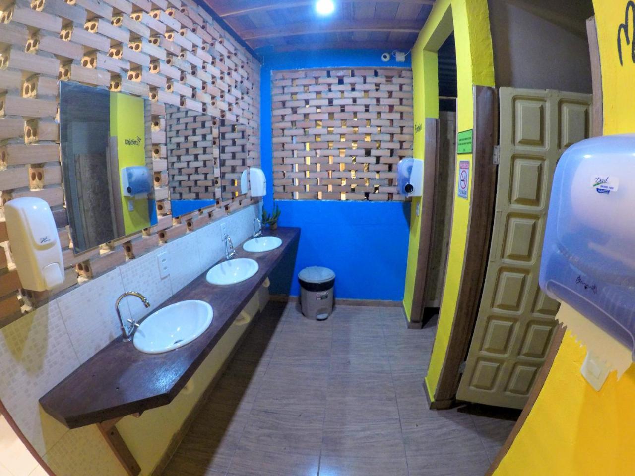Hostel Da Milla Presidente Figueiredo Esterno foto