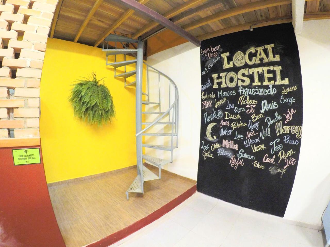 Hostel Da Milla Presidente Figueiredo Esterno foto