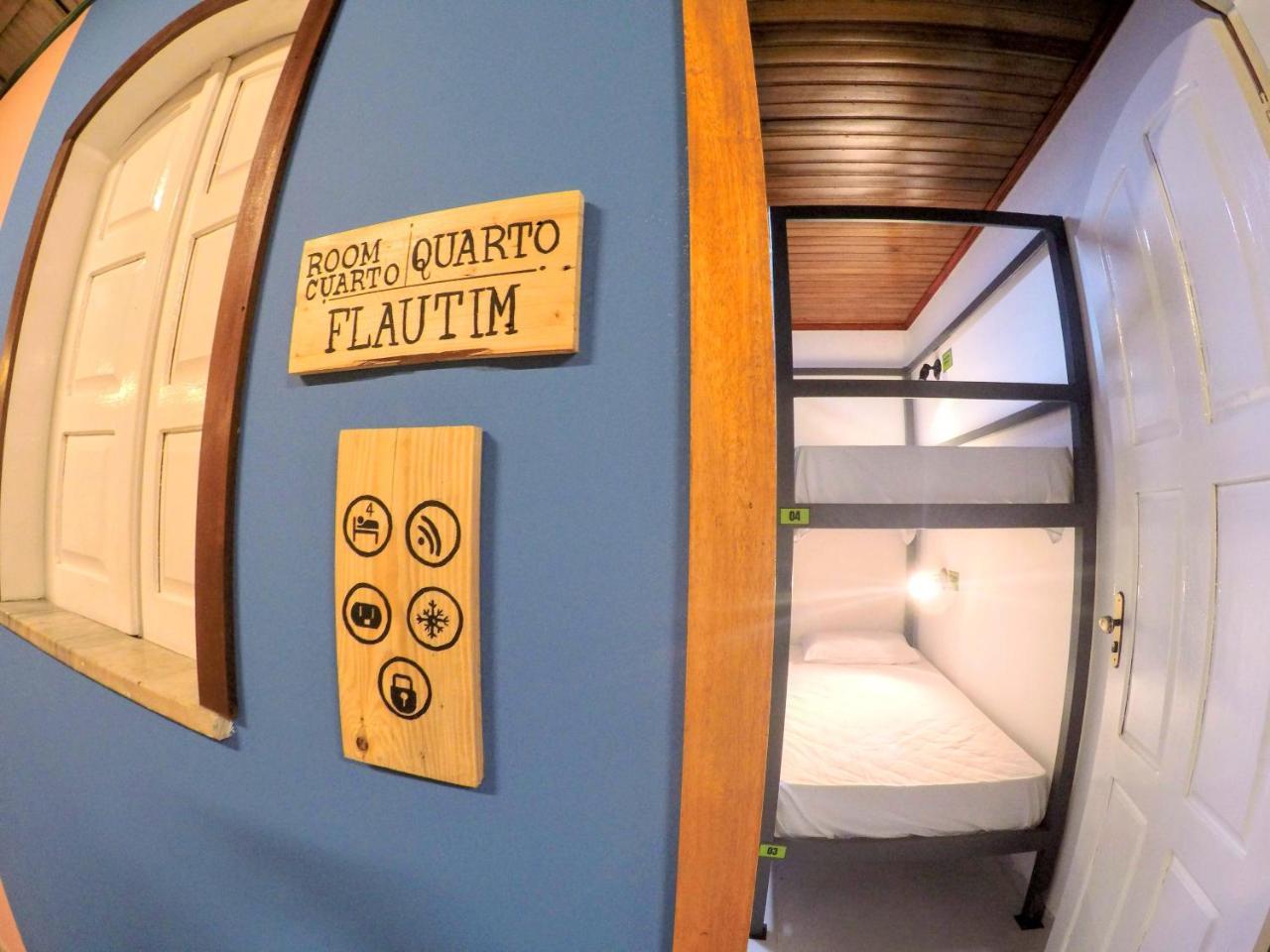 Hostel Da Milla Presidente Figueiredo Esterno foto